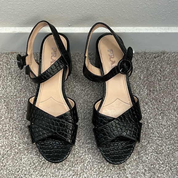 AUTHENTIC PRADA SANDALS SHOES SIZE 37 EUC - Picture 2 of 8